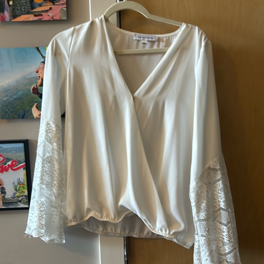 The most perfect detailed white blouse with flare sleeves!